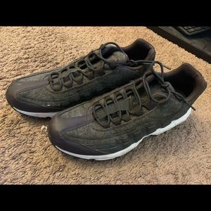Men’s Nike airmax size 13